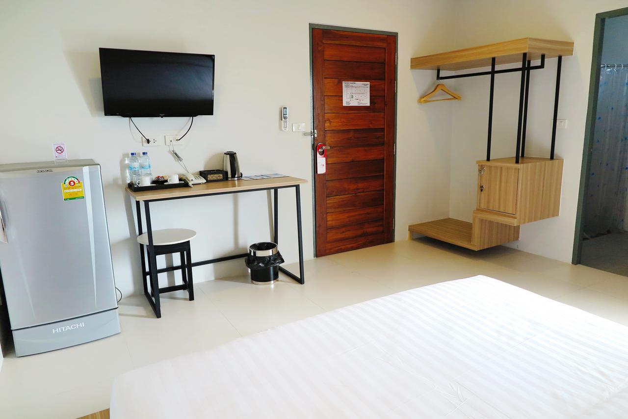 Phuket Marine Poshtel - Sha Plus Chalong Zewnętrze zdjęcie